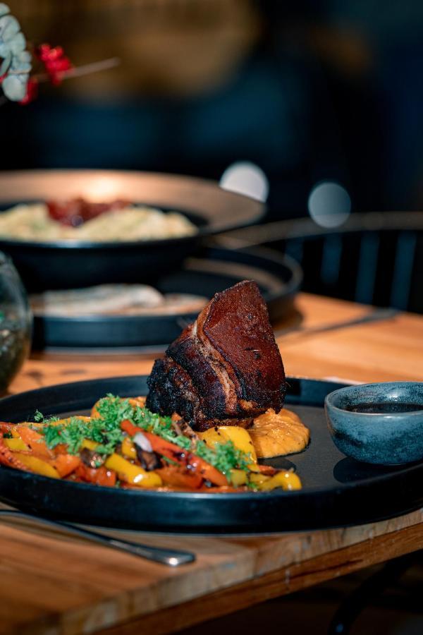 The Boato Hotel Guatapé Eksteriør bilde A piece of dry-aged beef