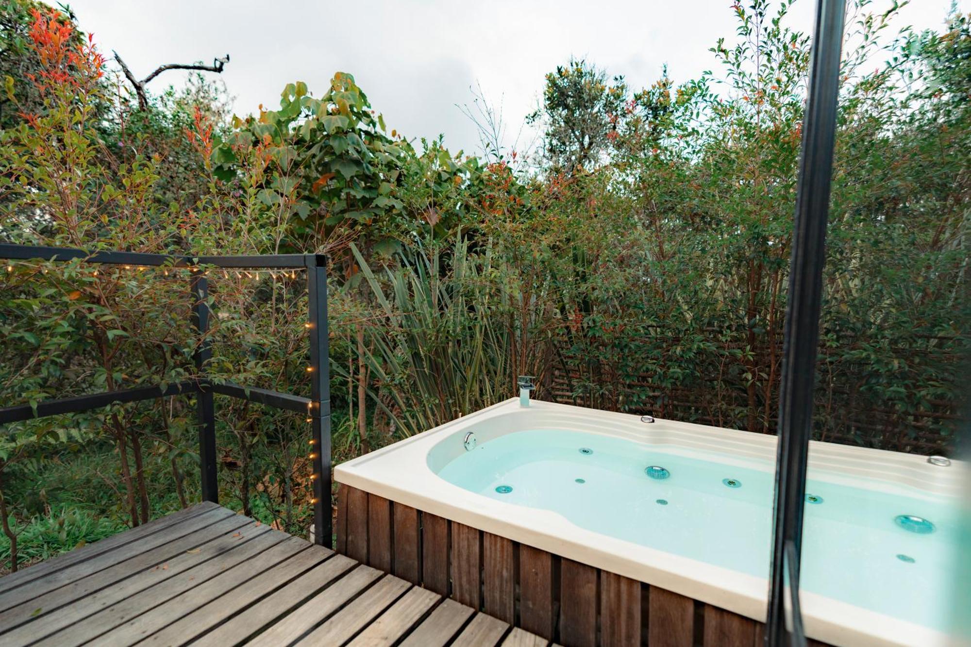 The Boato Hotel Guatapé Eksteriør bilde A hot tub